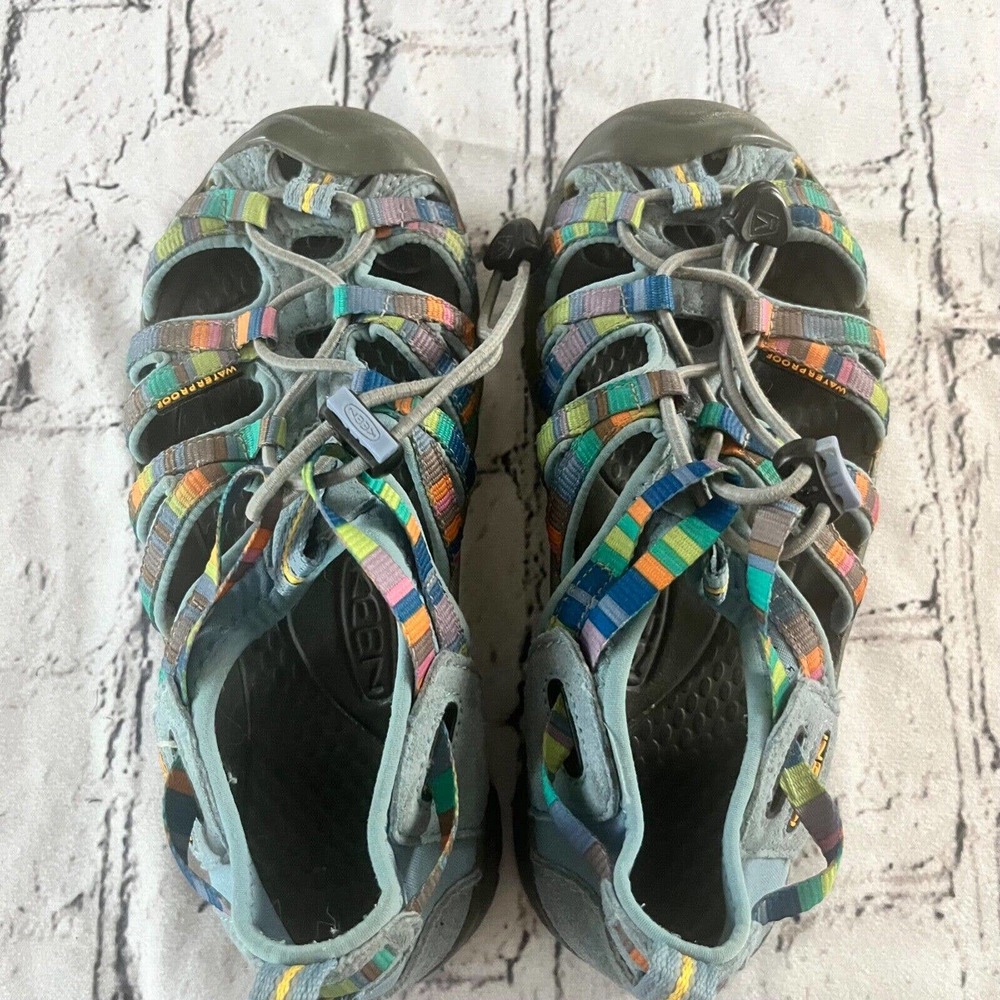 Keen Outdoor Hiking Water Shoes Kids Size Two Unisex Logo Bungee Adjustable